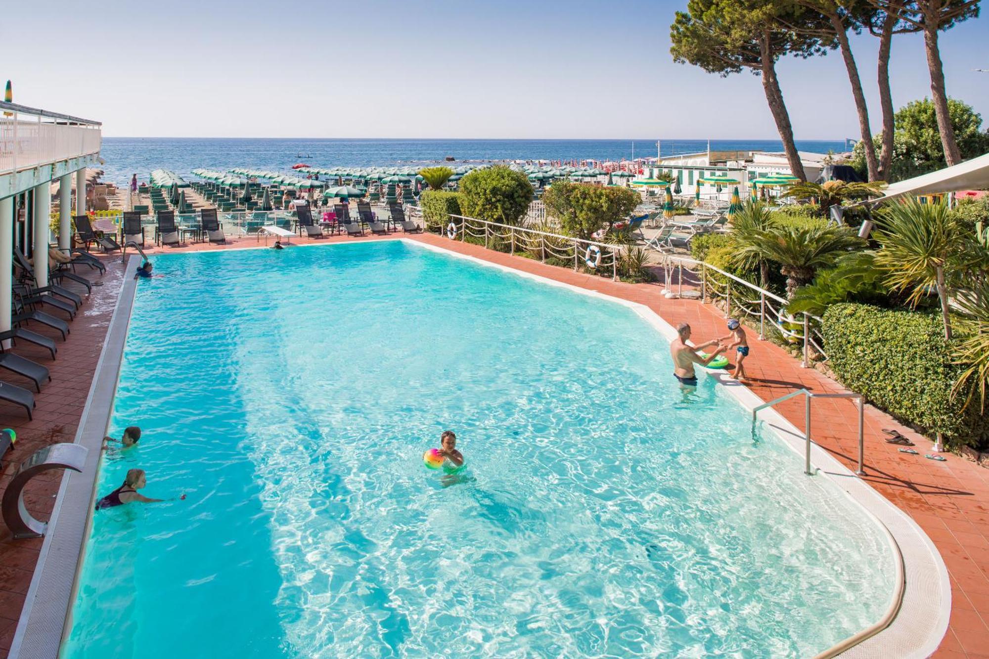 Hotel Gabriella Диано-Марина Экстерьер фото