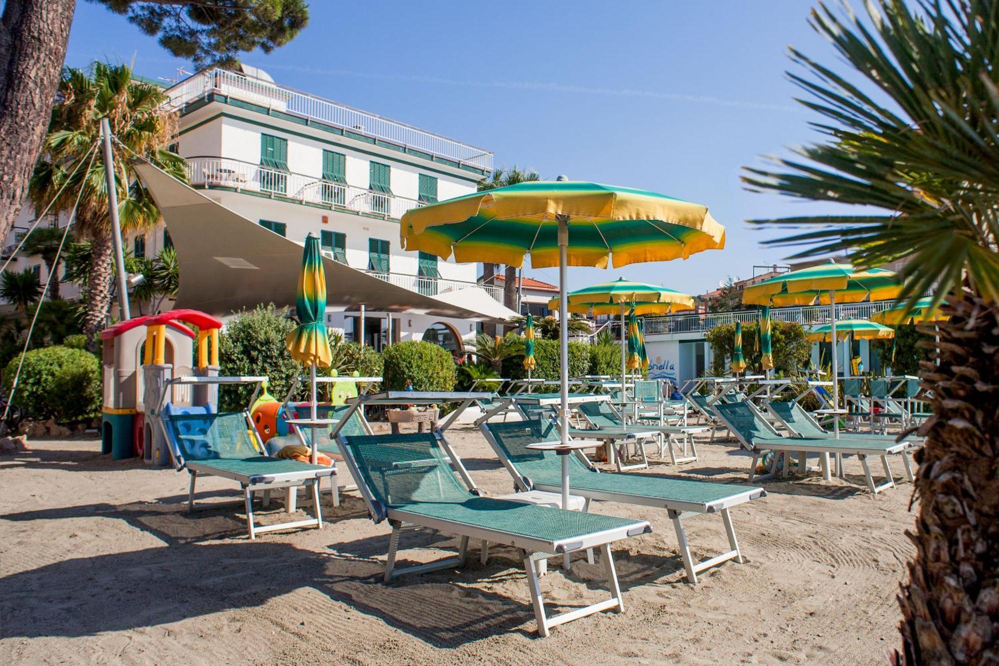 Hotel Gabriella Диано-Марина Экстерьер фото