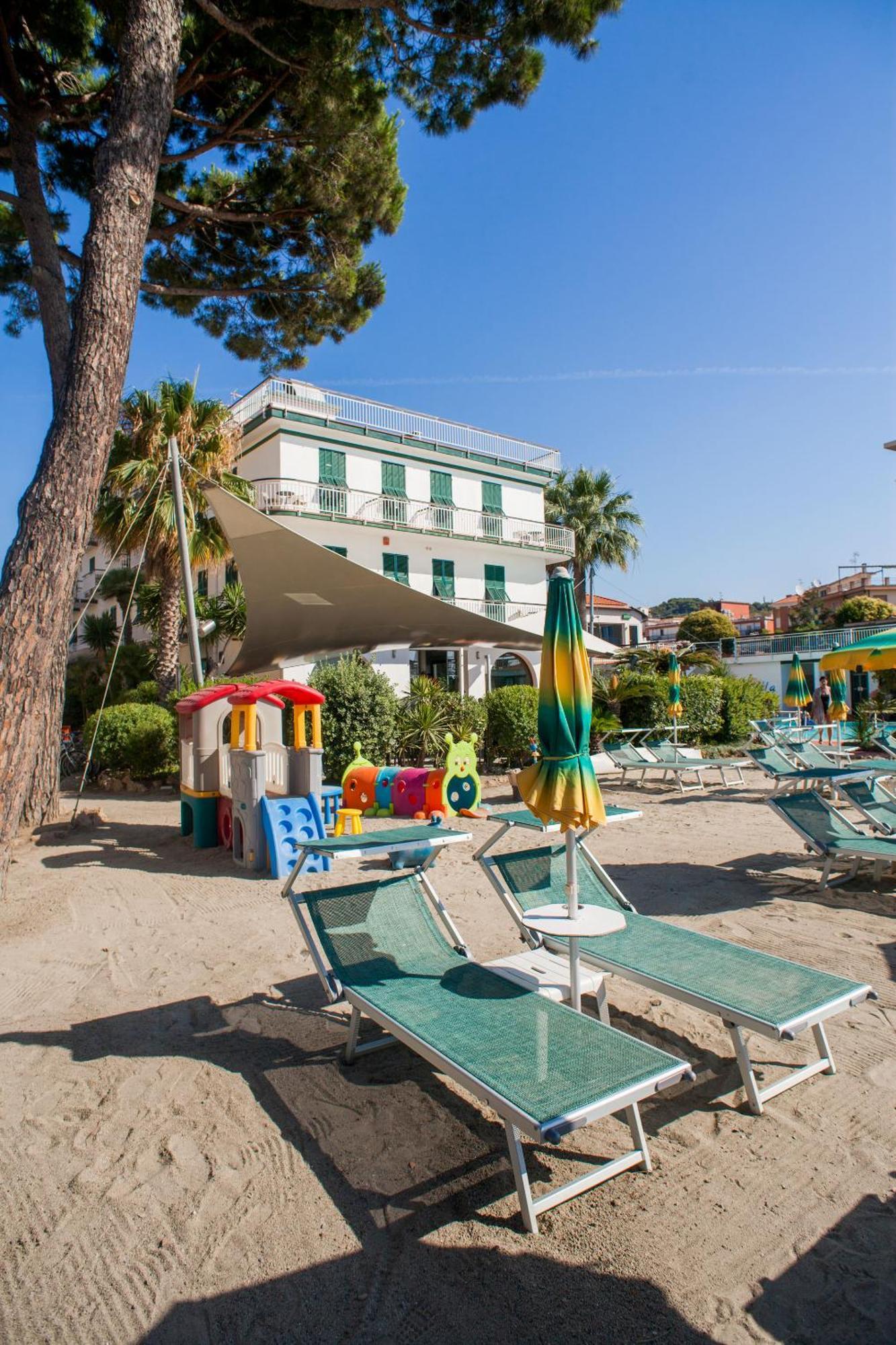 Hotel Gabriella Диано-Марина Экстерьер фото
