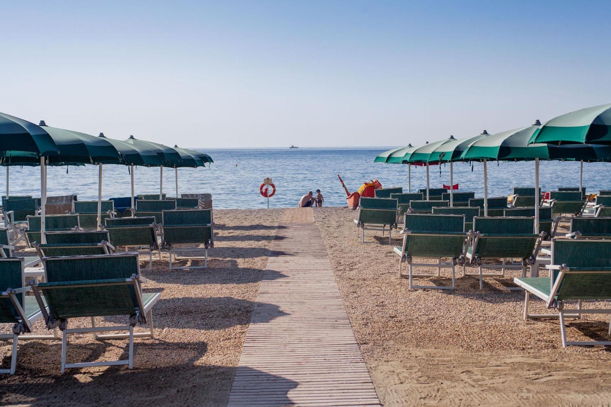 Hotel Gabriella Диано-Марина Экстерьер фото